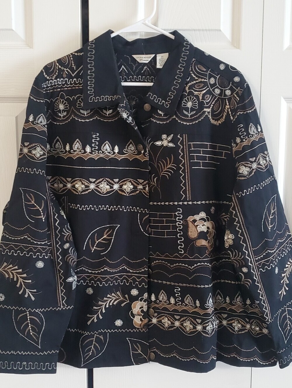LAURA ASHLEY 3X. EMBROIDERED BLAZER JACKET. BLACK GOLD. PLUS. LONG SLEEVES